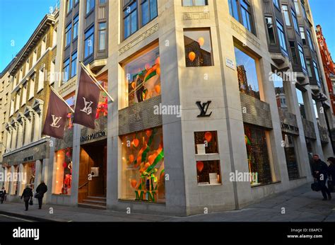 yves saint laurent store london.